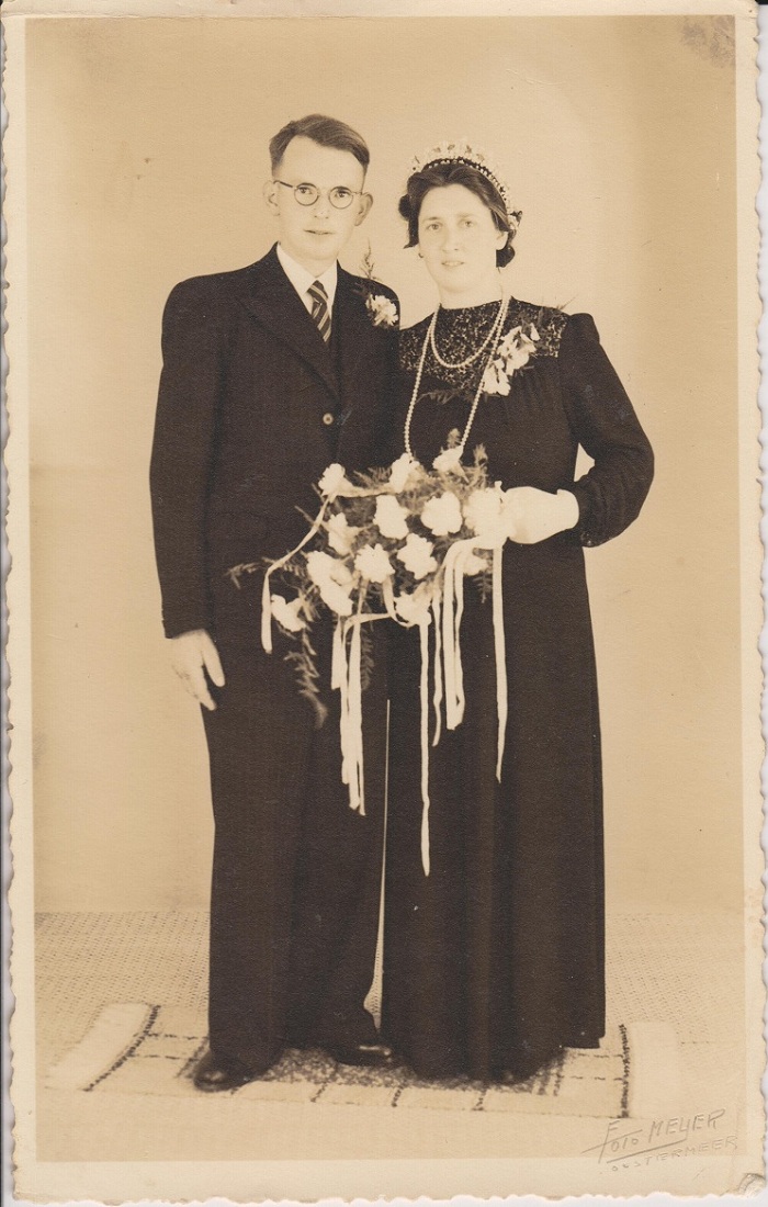 huwelijk  meile y. n144 en baukje talstra foto 1944